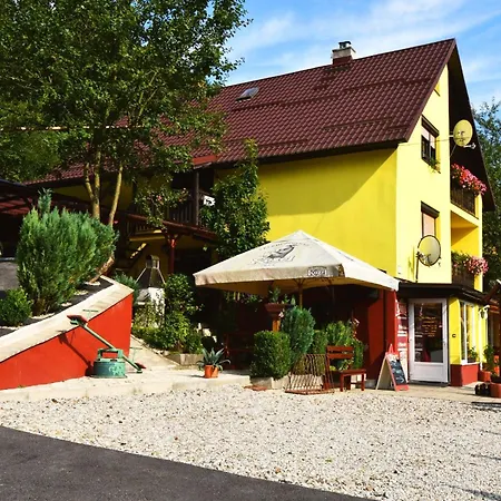 V Srdci Lesa *